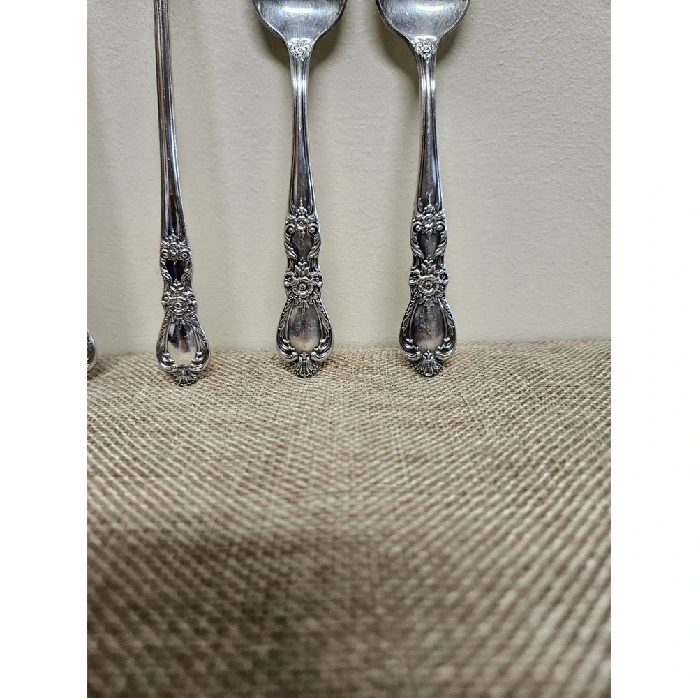 Rogers Bros 1847 Heritage IS 6 Teaspoons & 2 Dinner Spoons